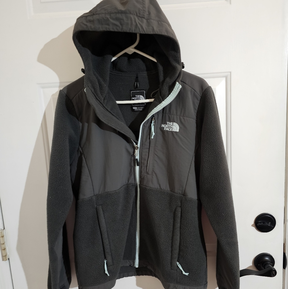 The North Face Womens Dark Gray  Denali Jacket With Hood - Picture 13 of 16